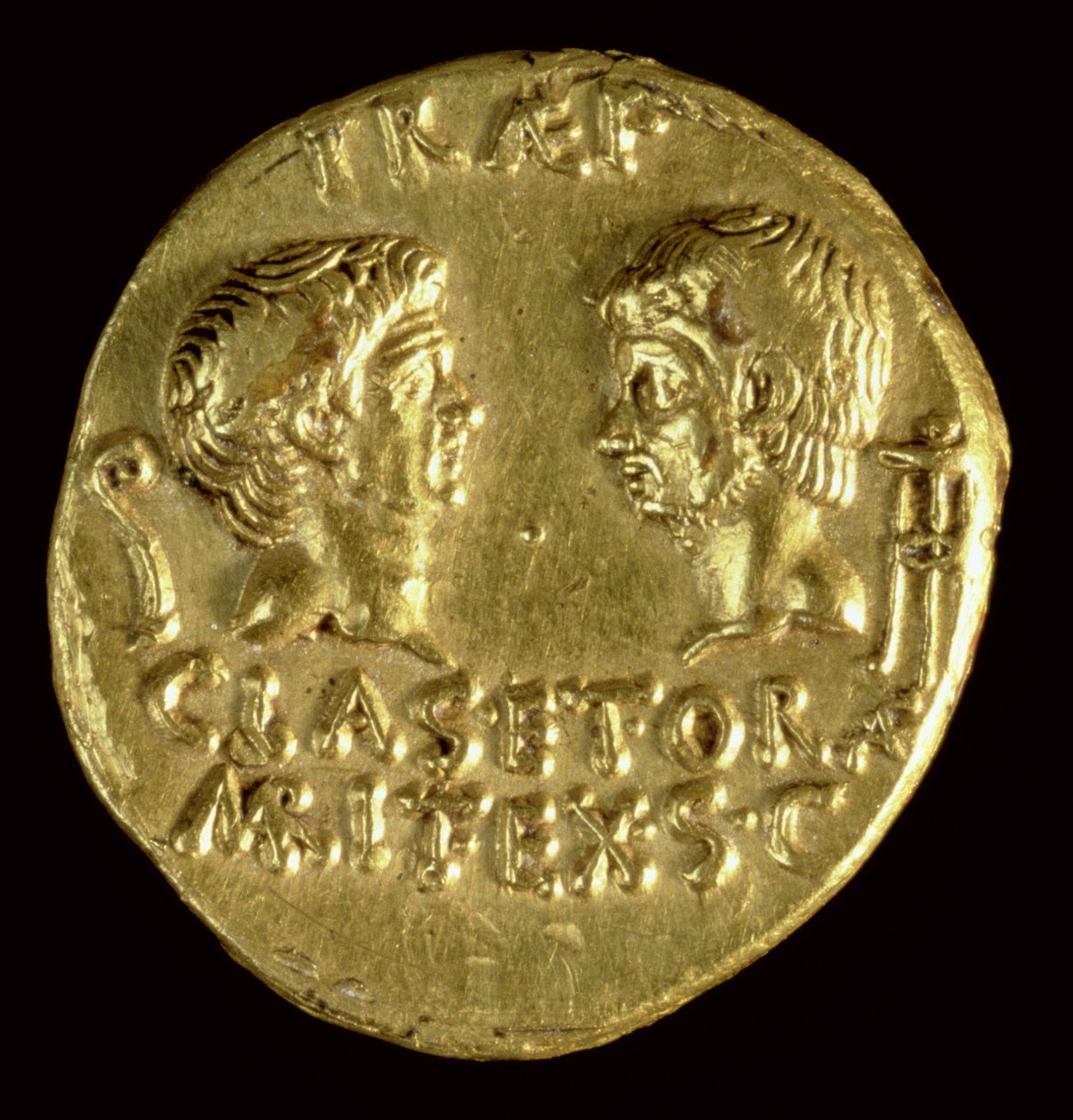 Áureo (reverso) acuñado por Sexto Pompeyo con las cabezas enfrentadas de GN Pompeyo Magno y GN Pompeyo Junior (oro) Inscripción: PRAEF CLAS ET ORAE MARIT EX S C de Roman