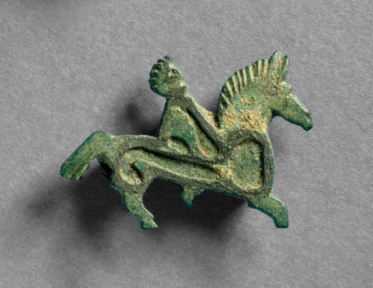 Broche en forma de caballo y jinetes (detalle) de Roman
