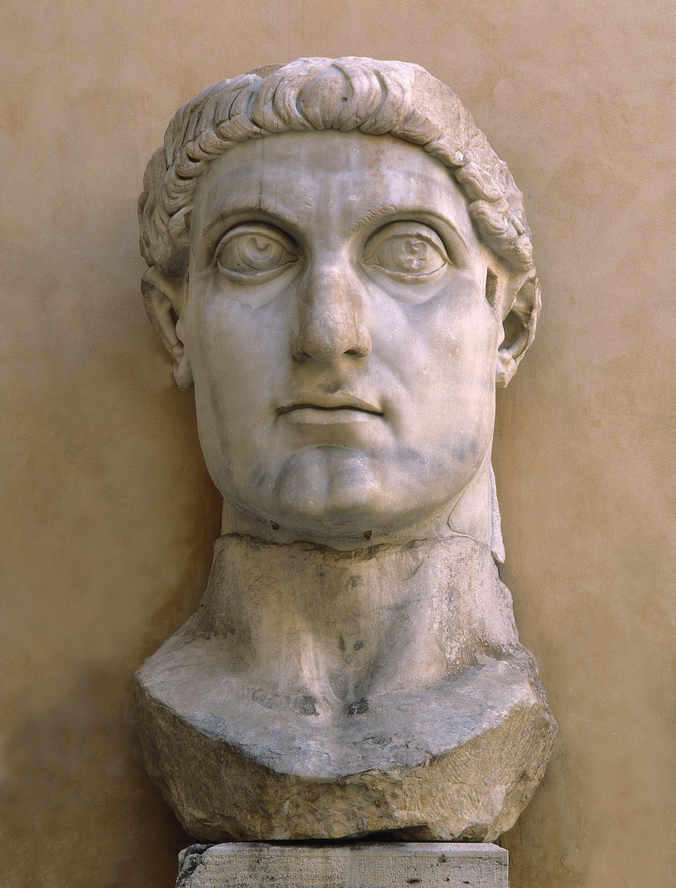 Cabeza colosal de Constantino el Grande de Roman