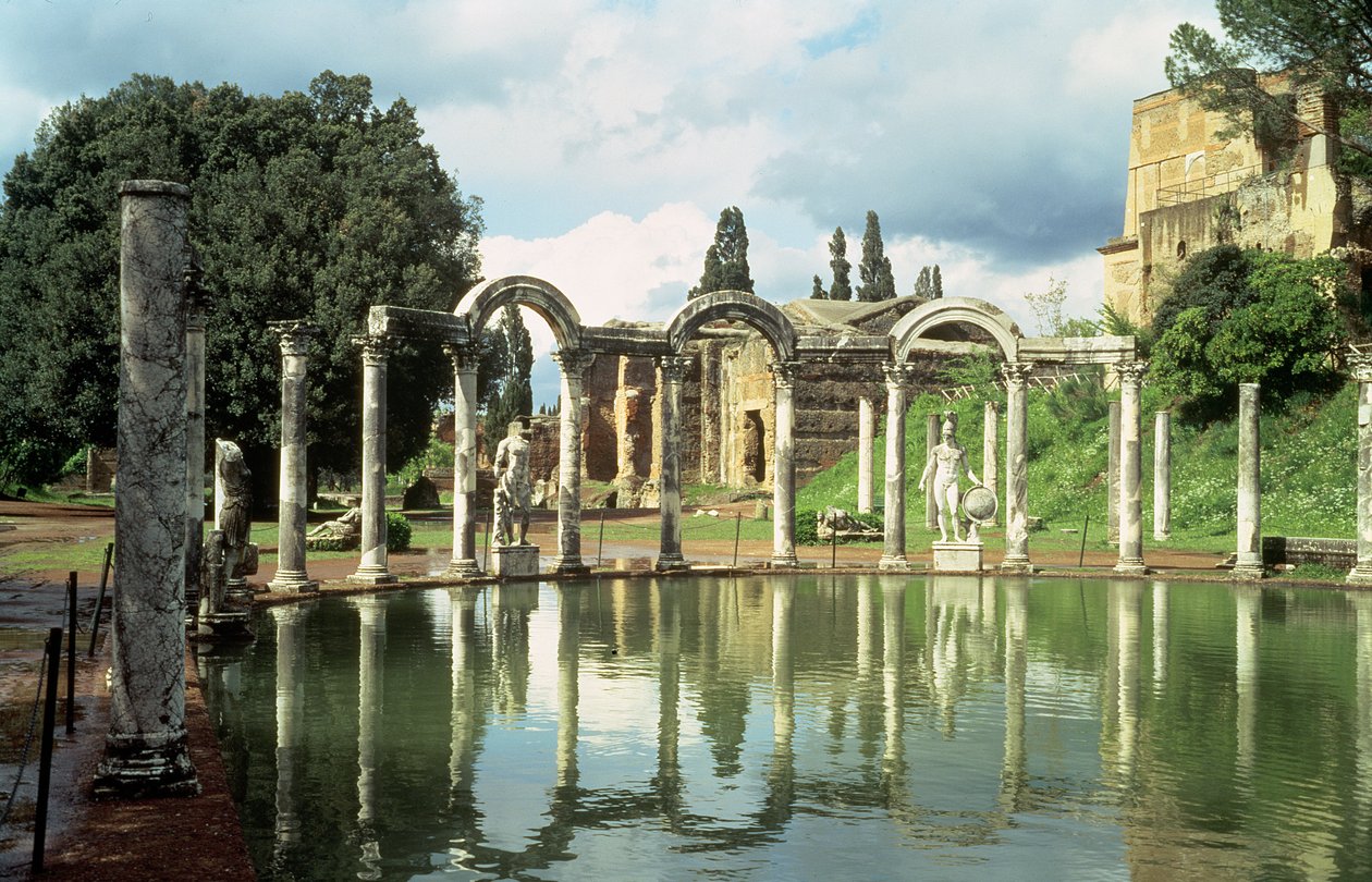 Extremo curvado del canal de Canopus desde el sur de Roman