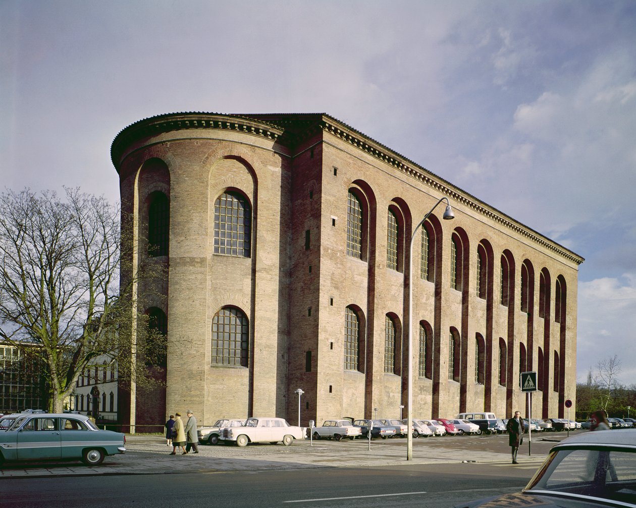 Vista exterior del Aula Palatina, construida c.310 de Roman