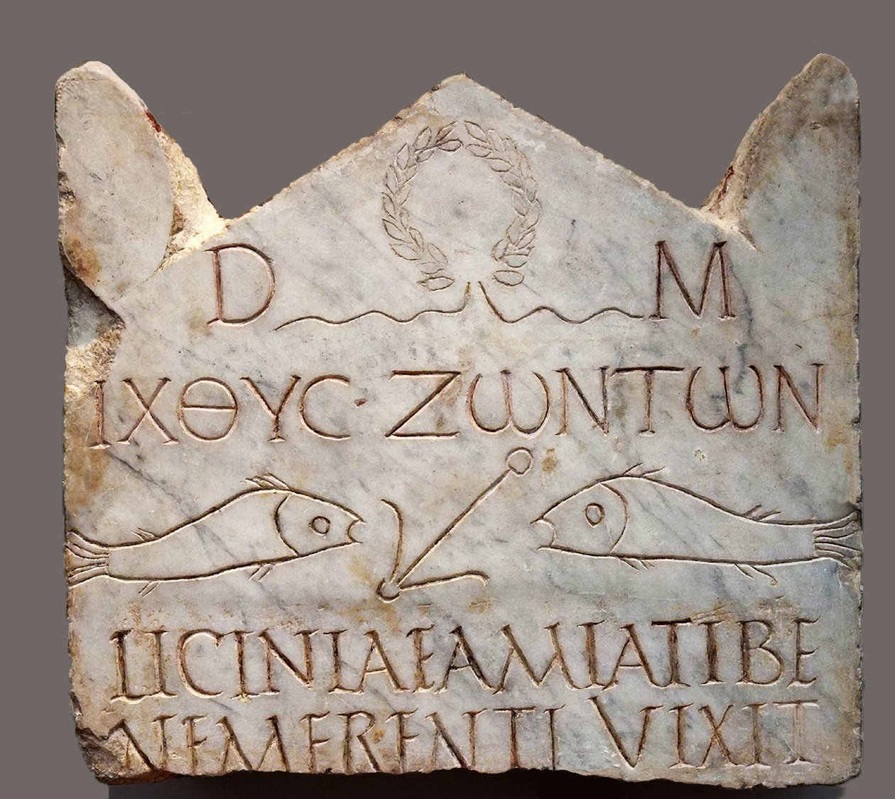 Estela funeraria de Licinia Amias, del área de la necrópolis del Vaticano, Roma de Roman
