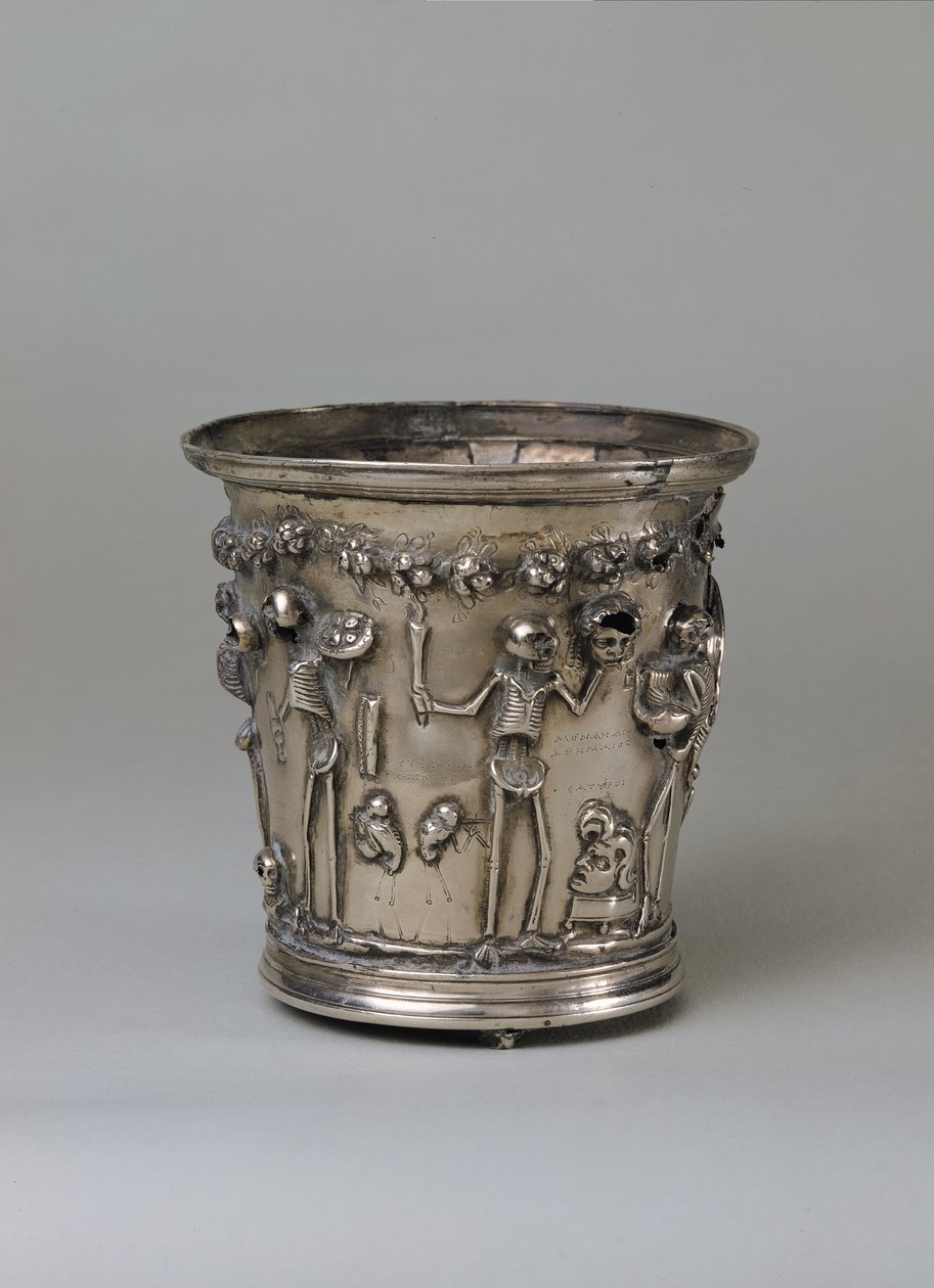 Copa grabada con esqueletos sosteniendo máscaras, del Tesoro de Boscoreale de Roman