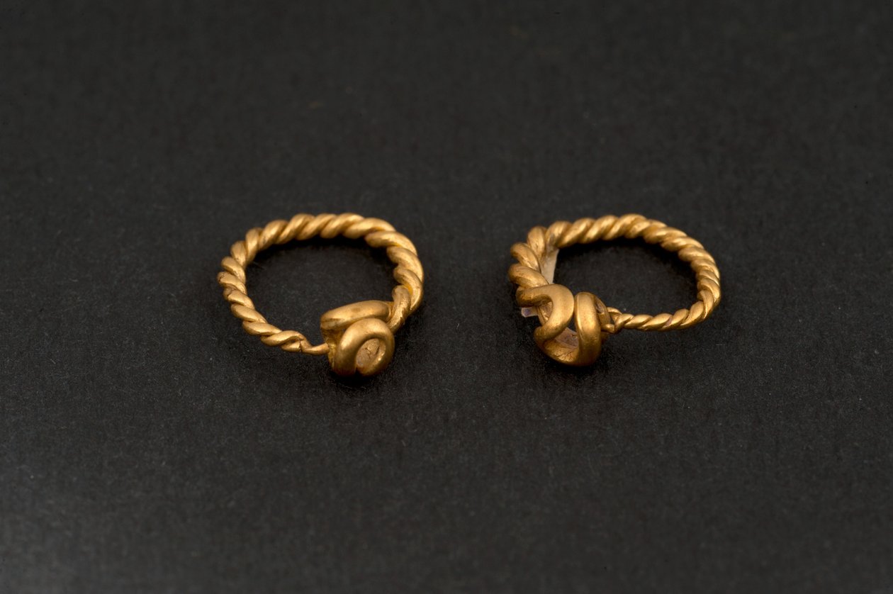 Par de pendientes (oro) de Roman