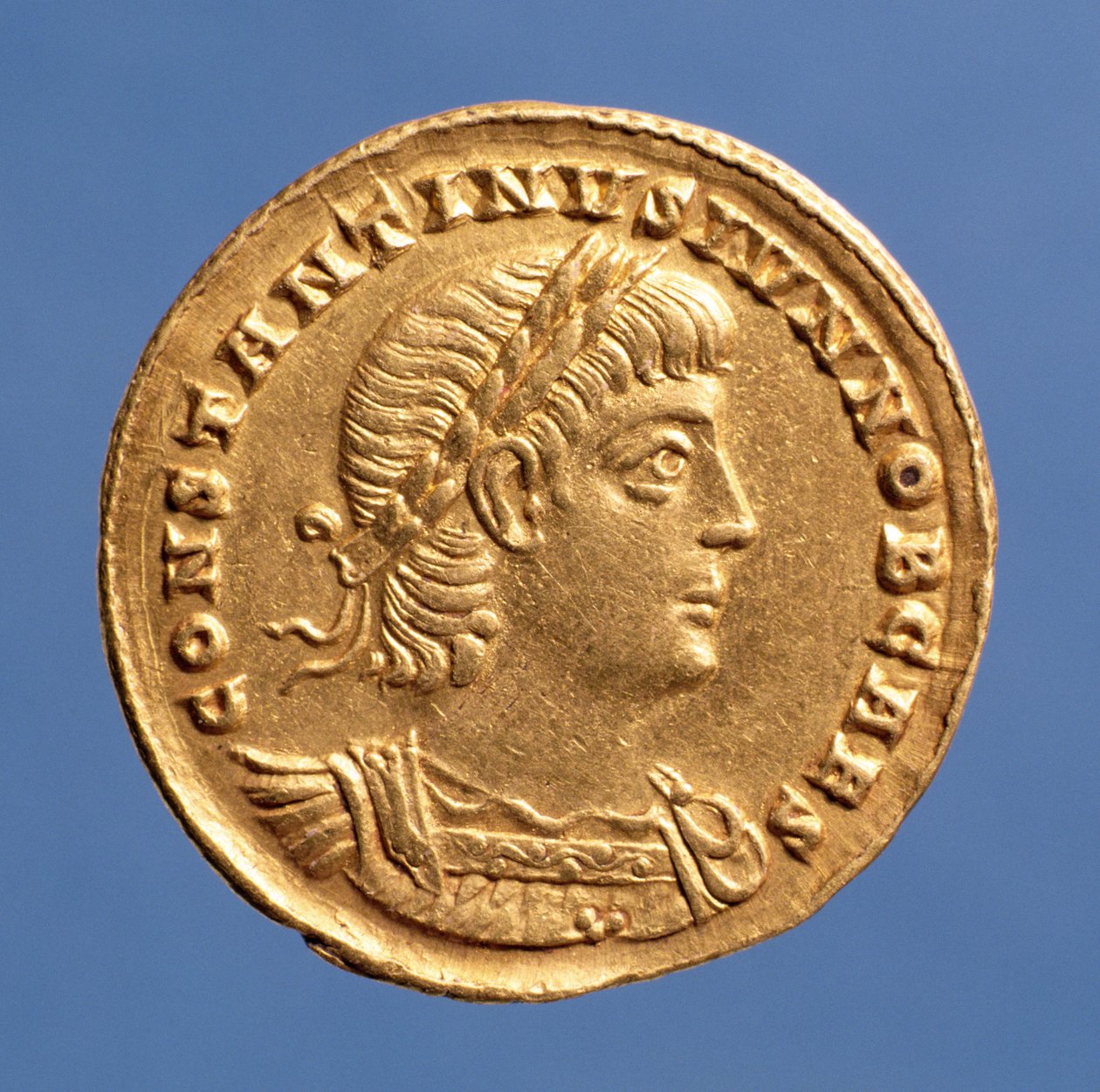 Solidus (anverso) de Constantino II César cuirassé de Roman