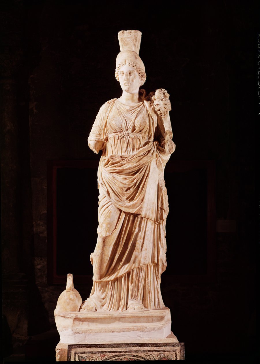 Estatua de una diosa tutelar de Roman