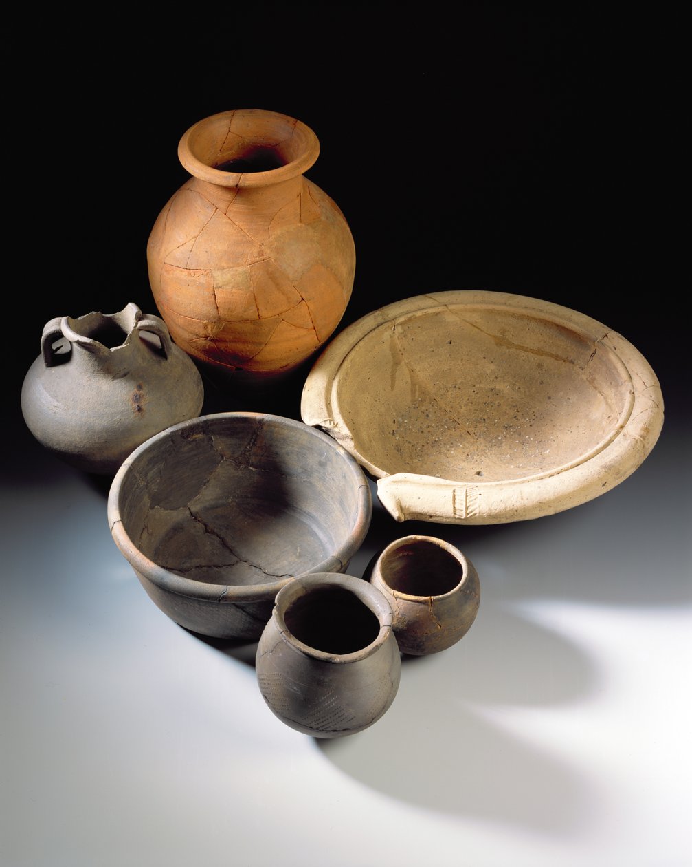 Jarra y otros recipientes, de Inveresk, Midlothian de Roman Roman