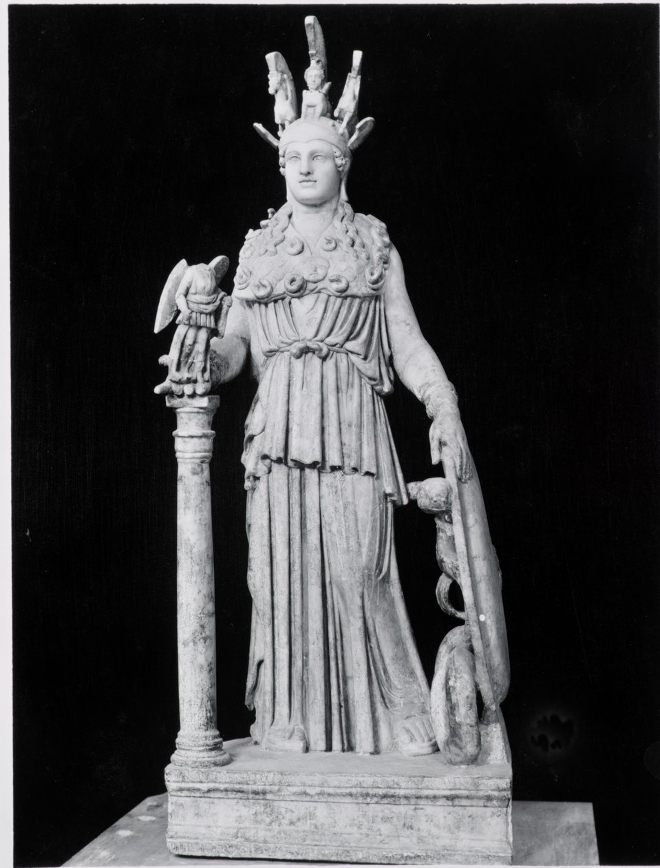 Atenea Partenos, copia de un original del siglo V por Fidias de Roman