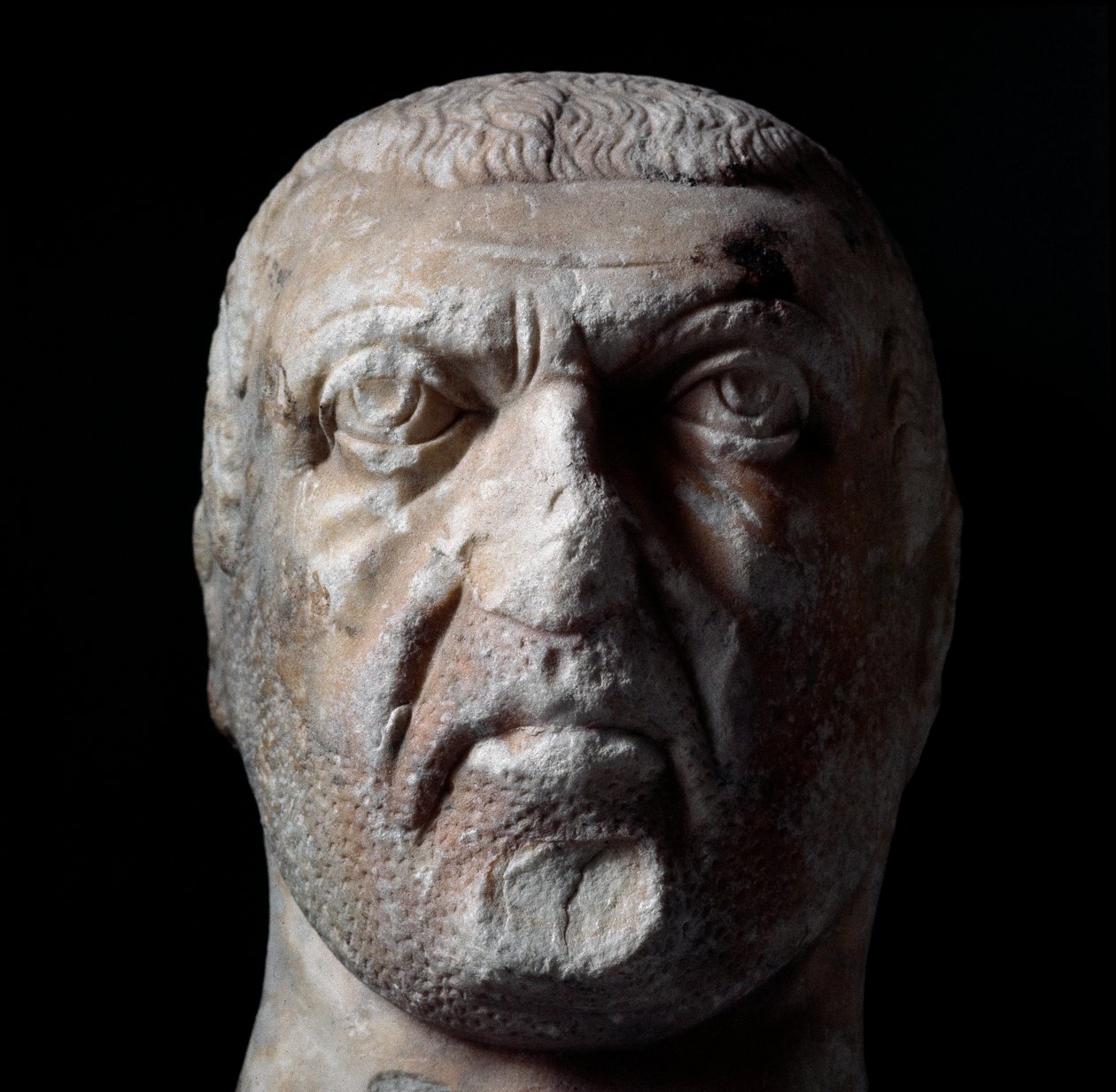 Busto de Diocleciano (Cayo Aurelio Valerio Diocleciano, 245-316), emperador romano de 284 a 305. Escultura de mármol. Chieti, Museo Arqueológico. de Roman