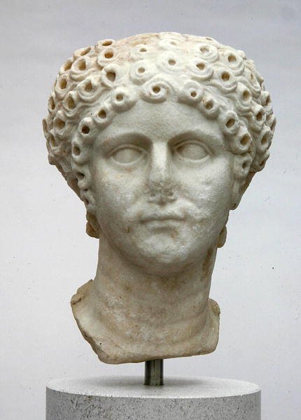 Cabeza de una mujer, posiblemente Agripina Menor, c.50 d.C. de Roman