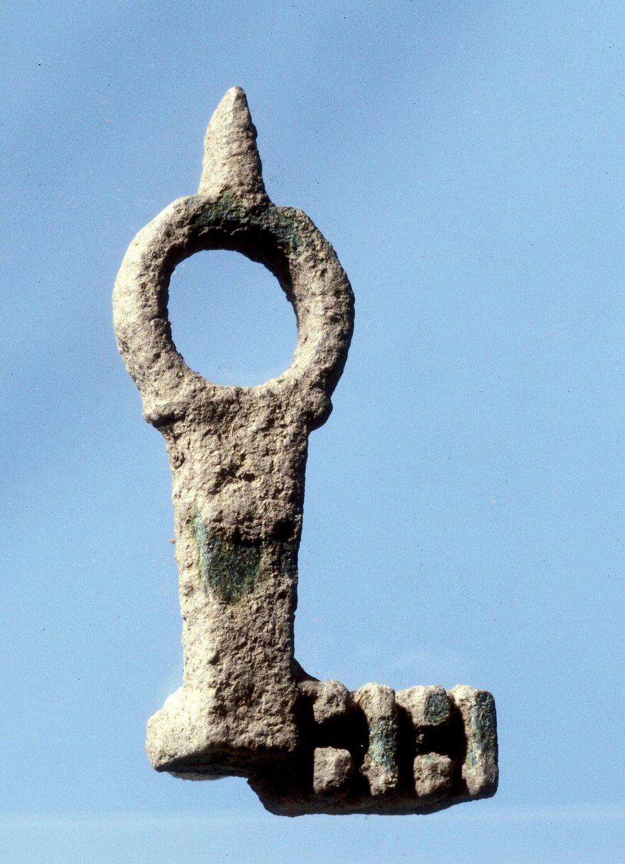 Llave de puerta de casa encontrada en excavaciones de Tiberio, período tardorromano - bizantino temprano de Roman
