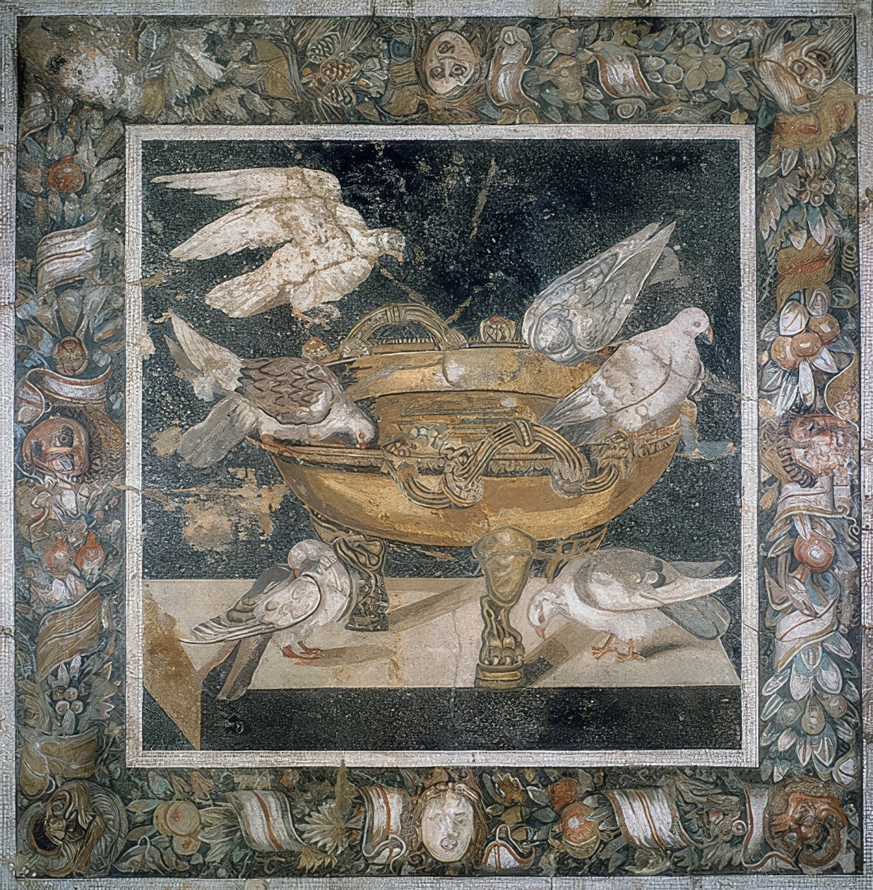 Mosaico de Pompeya con un grupo de palomas en el borde de un labrum. Siglo III a.C. de Roman
