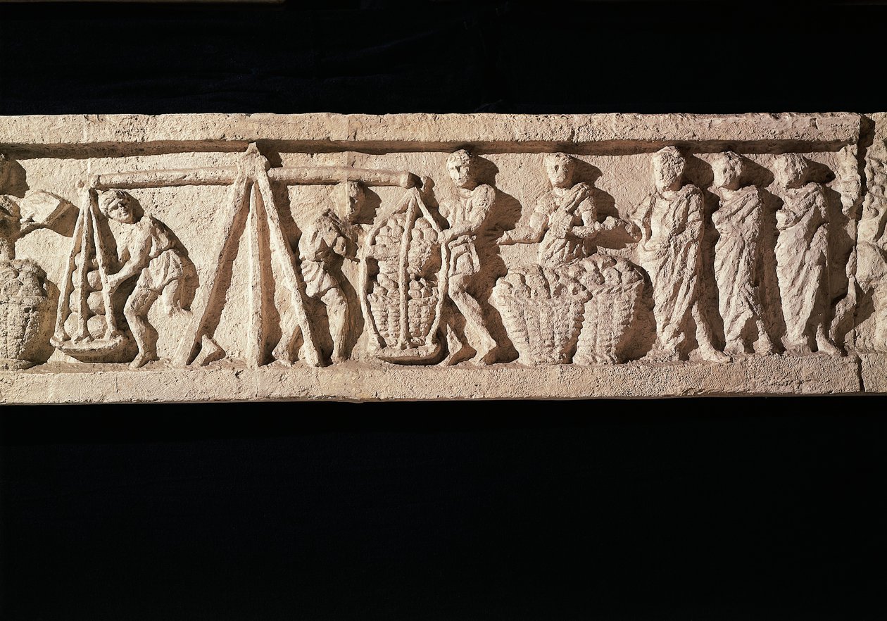 Relieve que representa el apilamiento de panes en cestas y su pesaje, de la tumba de Euryaces el Panadero, Porta Maggiore, Roma, ca. 50-20 a.C. de Roman