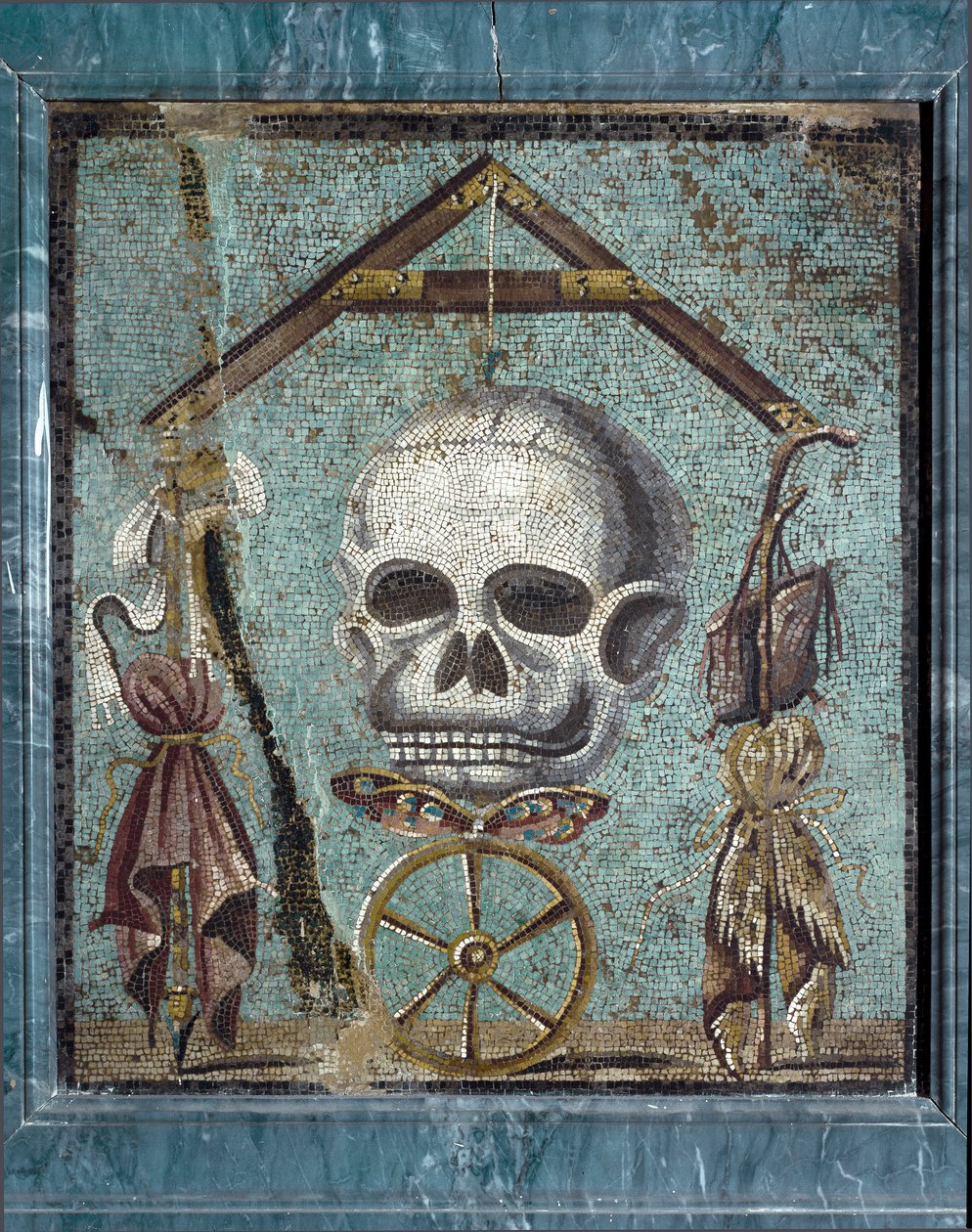 Memento mori, símbolos de vida y muerte. Mosaico de Pompeya. 2º estilo. Dim. 47x41 cm Museo Arqueológico Nacional, Nápoles de Roman