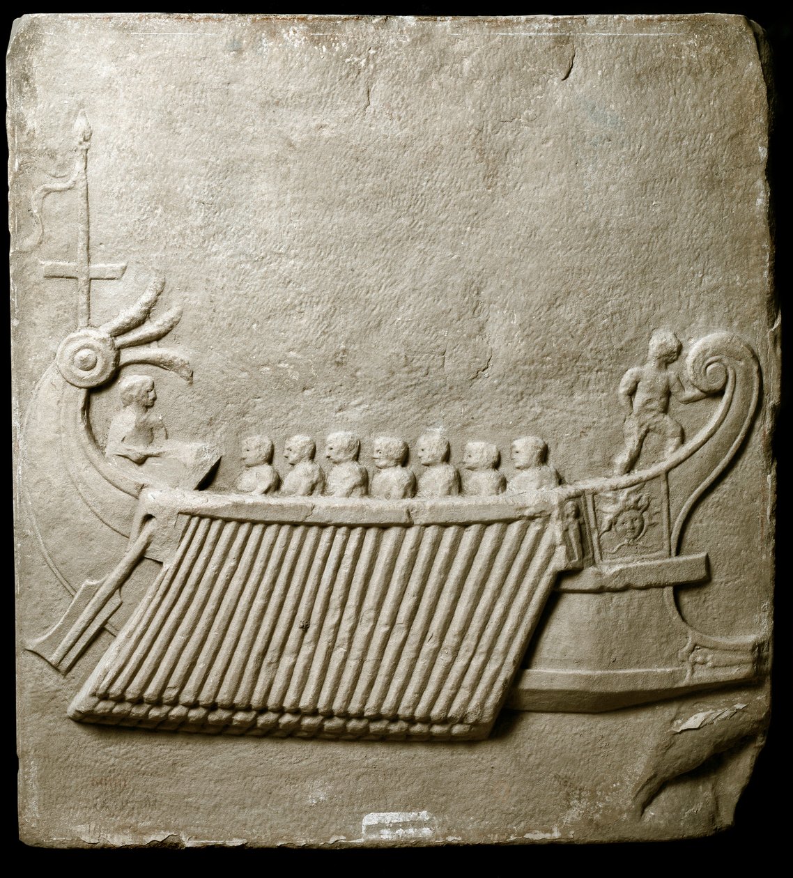 Arte romano: trirreme romana - Fragmento de friso de mármol de Pozzuoli de Roman