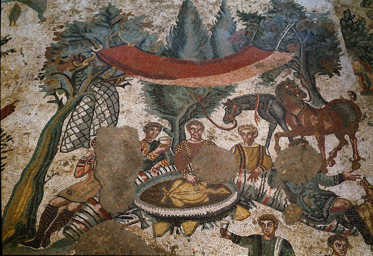 Arte romano: detalle del mosaico “La pequeña cacería” Cazadores descansan y almuerzan en un bosque. 315-350 d.C. Piazza Armerina, Villa Romana del Casale de Roman