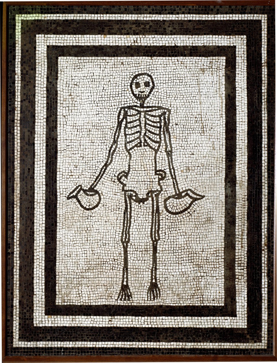 Arte romano: esqueleto portando un askos. Mosaico de la región del Vesubio. 1er siglo a.C. Museo Arqueológico Nacional, Nápoles de Roman