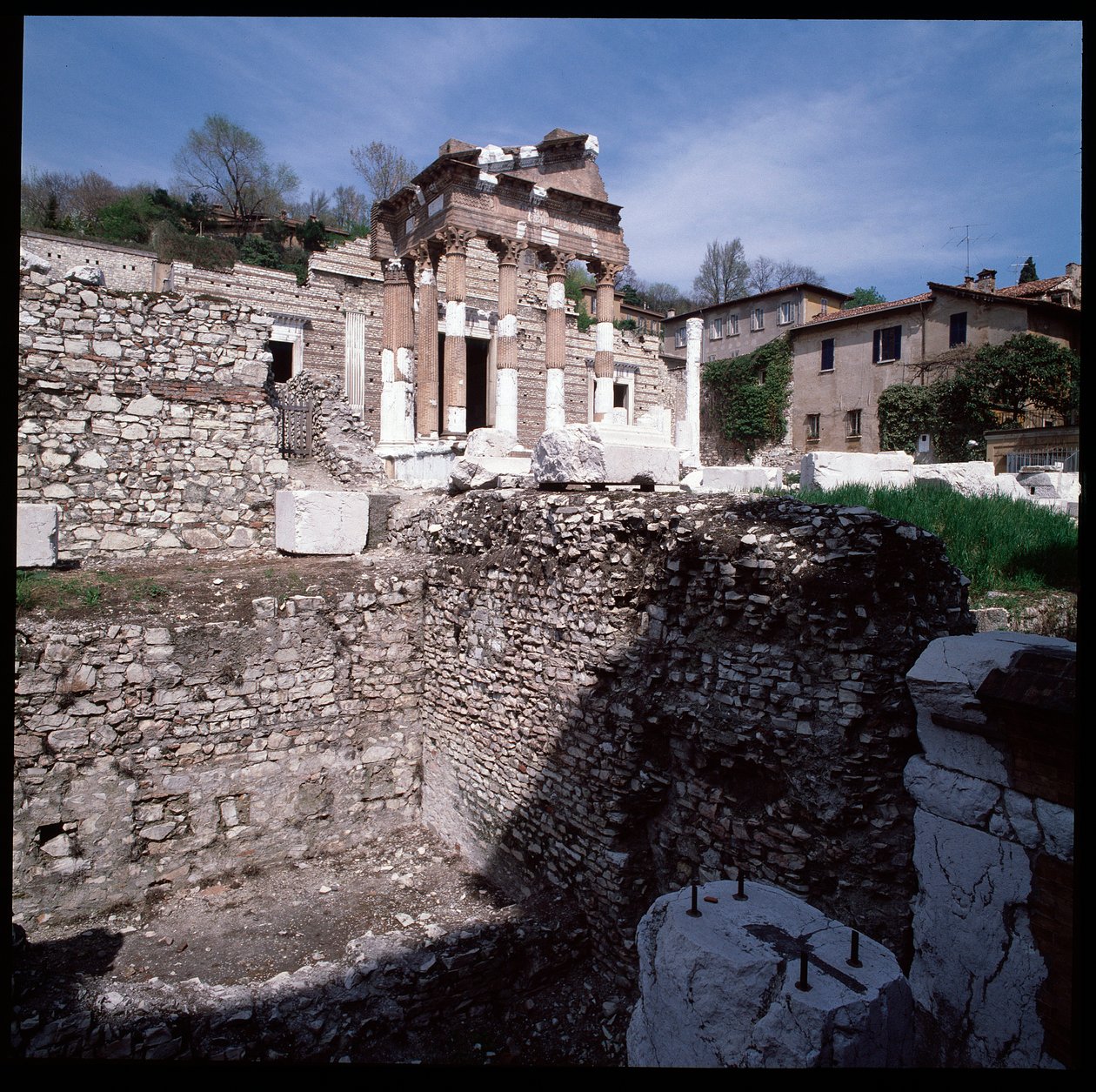 Arte romano: vista del capitolio (capitolium), 73 d.C., Brescia, Italia de Roman