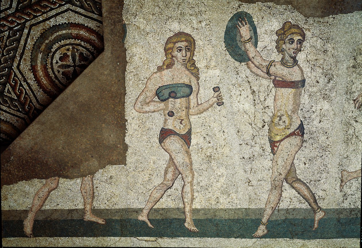 Arte romano: jóvenes romanos realizando ejercicios físicos. Llevan un taparrabos alrededor de los riñones y un strophium (antecesor del sostén) en el pecho. (detalle) Mosaico 315-350 d.C. Piazza Armerina, Villa Romana del Casale de Roman