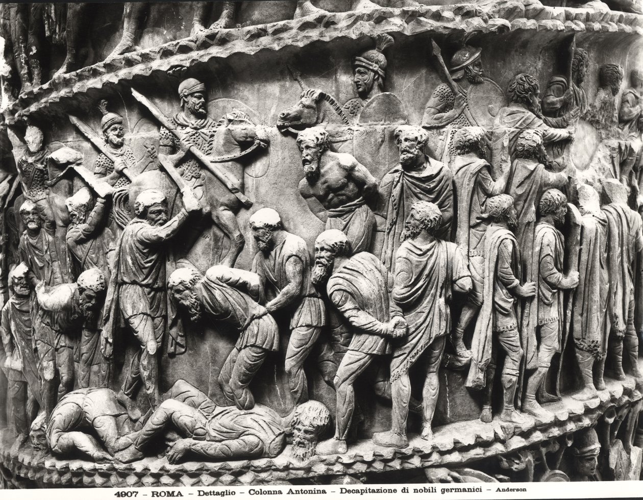 La decapitación de nobles alemanes, (detalle) de la Columna de Marco Aurelio de Roman