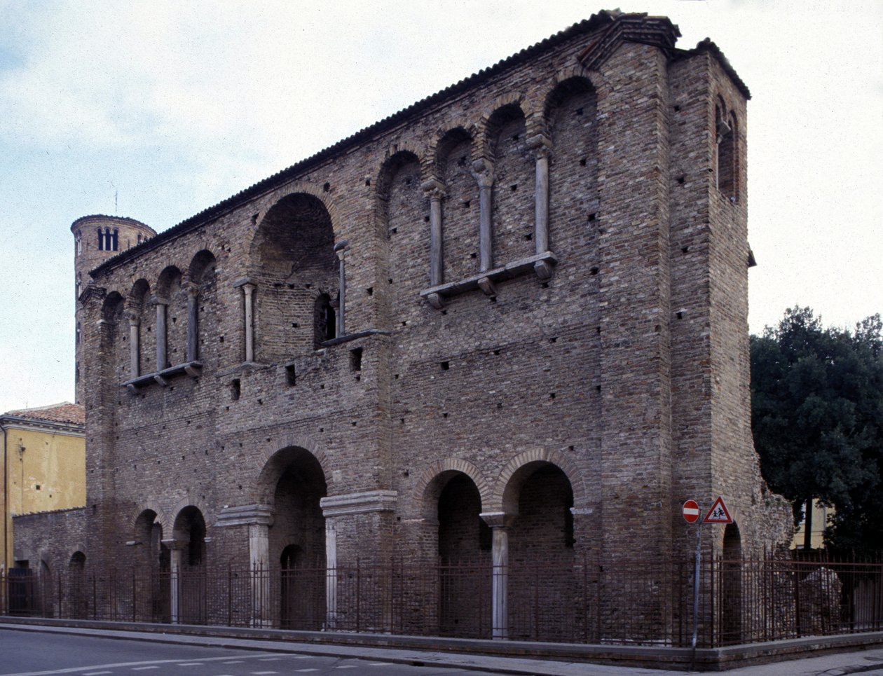 El Palacio del Emperador Teodorico el Grande (455 - 526) en Rávena. de Roman