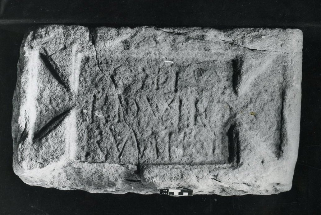 Piedra centurial de la Coh. I Vardullorum de Roman Roman