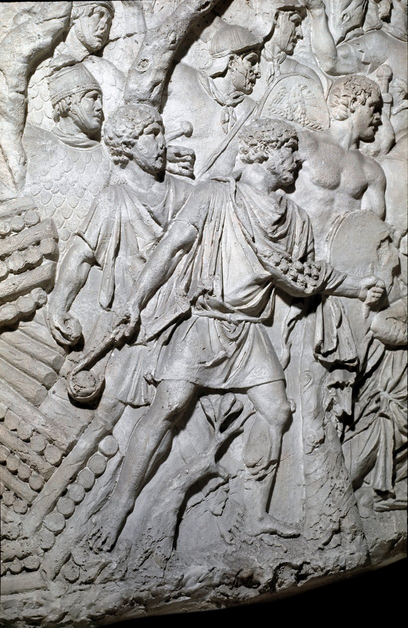 Arte romano: Guerreros dacios usando una catapulta (lanza) durante la Primera Guerra en Dacia. Molde de 1862 que reproduce los bajorrelieves de la columna de Trajano (Colonna Traiana) en Roma construida durante el reinado del emperador Trajano (53-117). L de Roman Roman