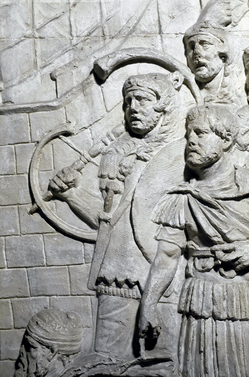 Arte romano: guerreros romanos durante la primera guerra en Dacia. Molde de 1862 reproduciendo los bajorrelieves de la columna de Trajano en Roma construida durante el reinado del emperador Trajano (53-117). La columna de Trajano conmemora de Roman Roman