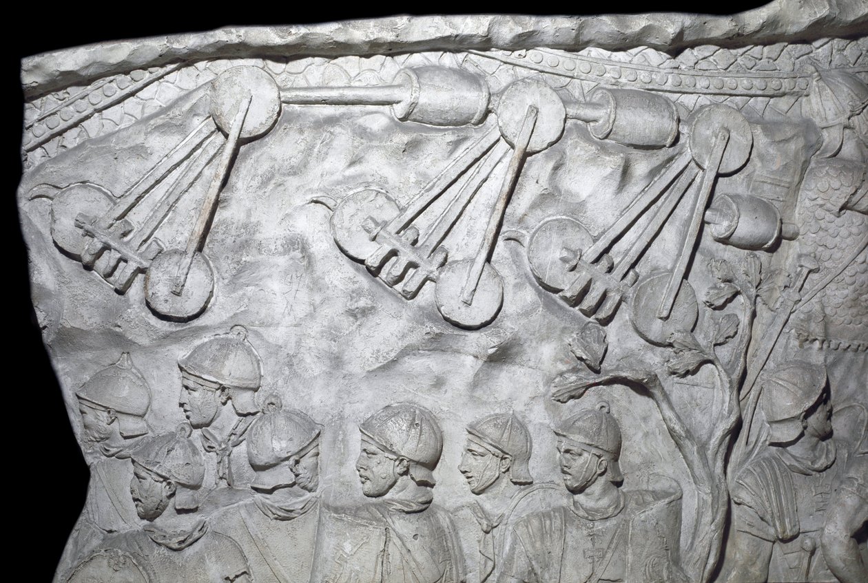 Arte romano: máquinas de guerra durante la Segunda Guerra. Molde de 1862 reproduciendo los bajorrelieves de la columna de Trajano en Roma construida durante el reinado del emperador Trajano (53-117) de Roman Roman