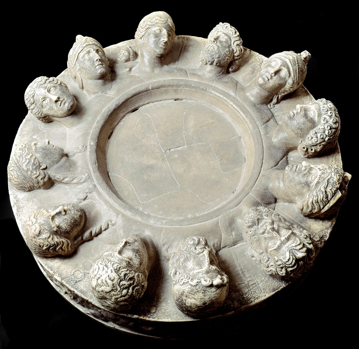 Arte romano: altar de mármol de las doce deidades del Olimpo de Roman Roman