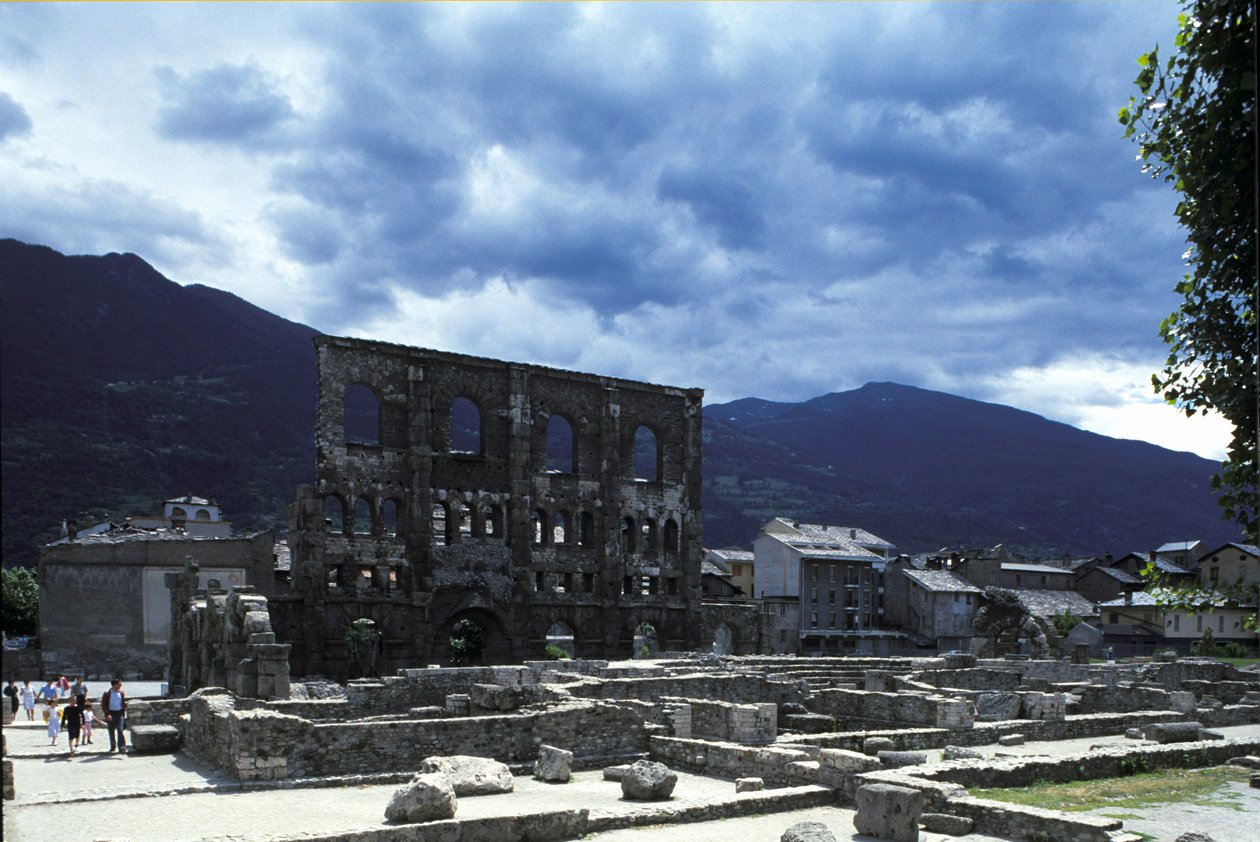 Teatro romano de Aosta de Roman Roman