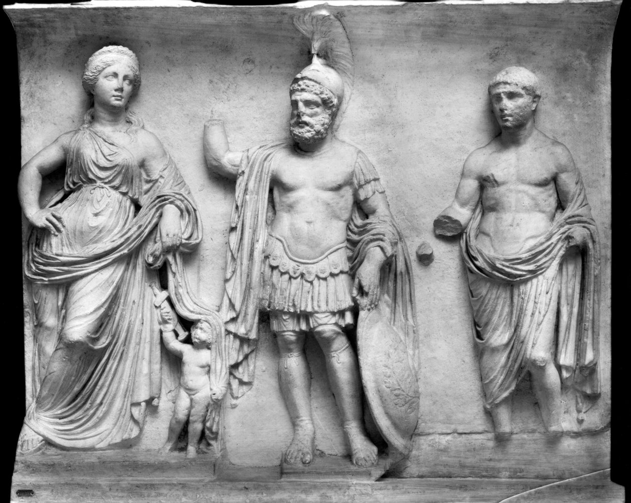 Venus, Marte y Divus Julio de Roman Roman
