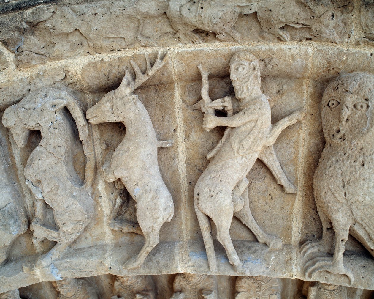 Un Sagitario. Detalle de esculturas del portal sur de Romanesque