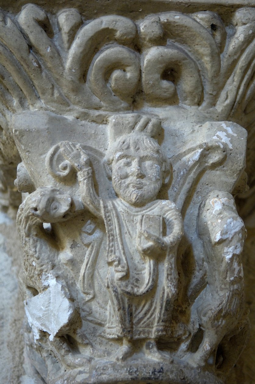 Arte románico: detalle de un capitel de la iglesia de San Blas, Lacommande (Pirineos Atlánticos) de Romanesque