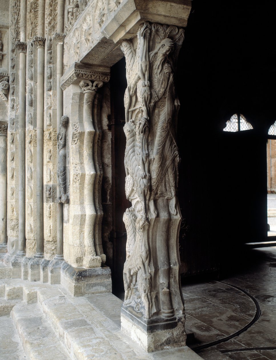 Trumeau (esculpido) de Romanesque