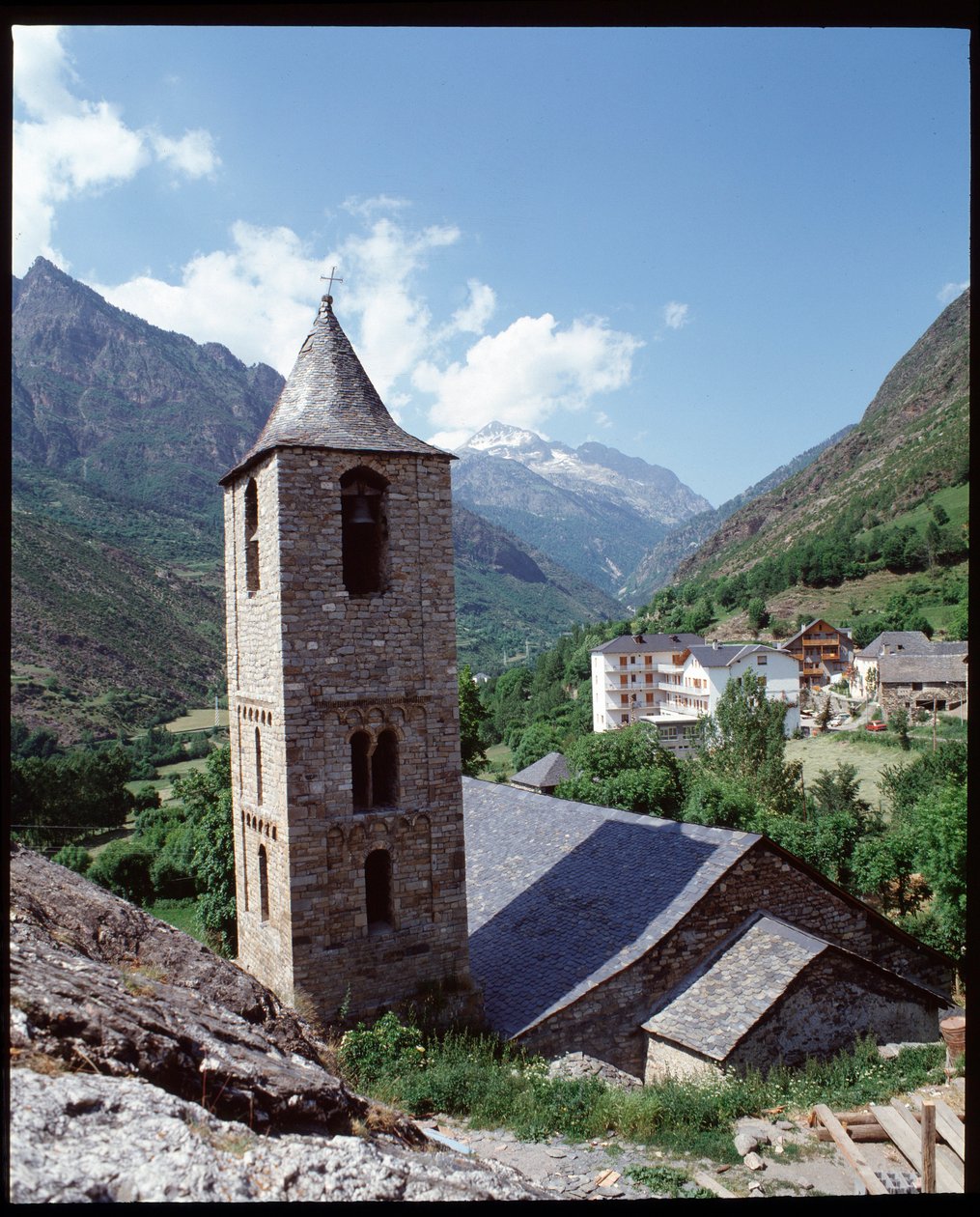 Vista de la iglesia de San Juan de Boí de Romanesque