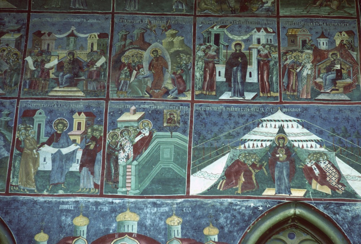 Himno a la Virgen, pared sur de la iglesia de Romanian School