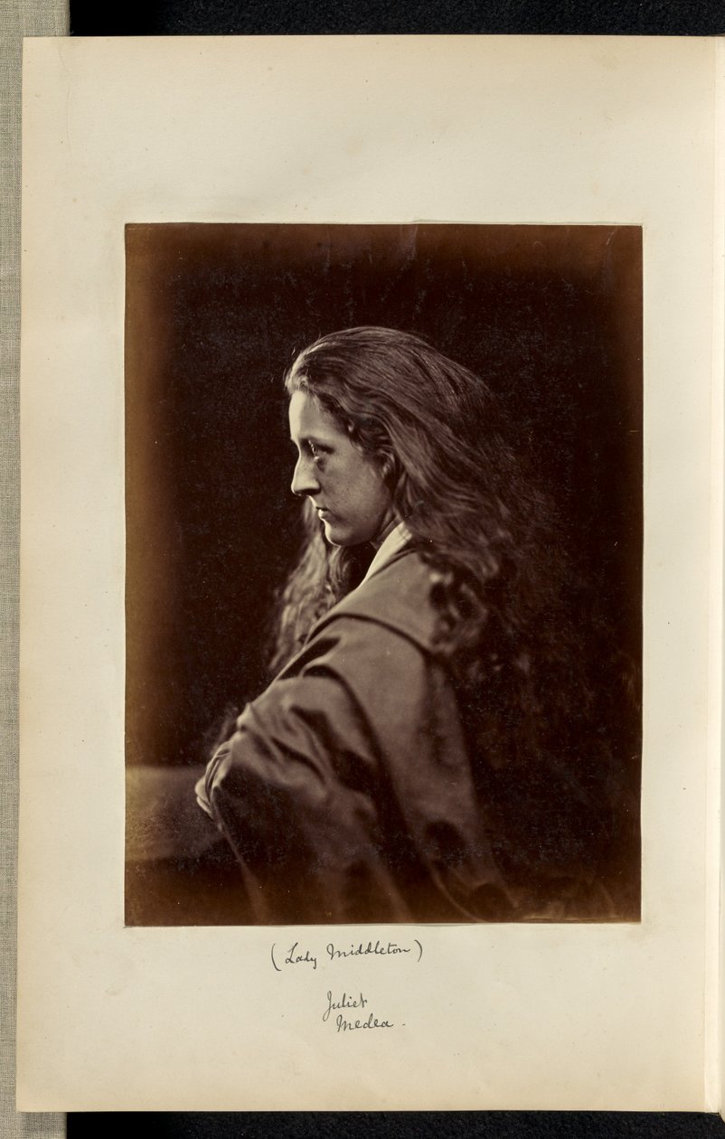 Lady Middleton como "Julieta Medea" de Ronald Ruthven Leslie Melville