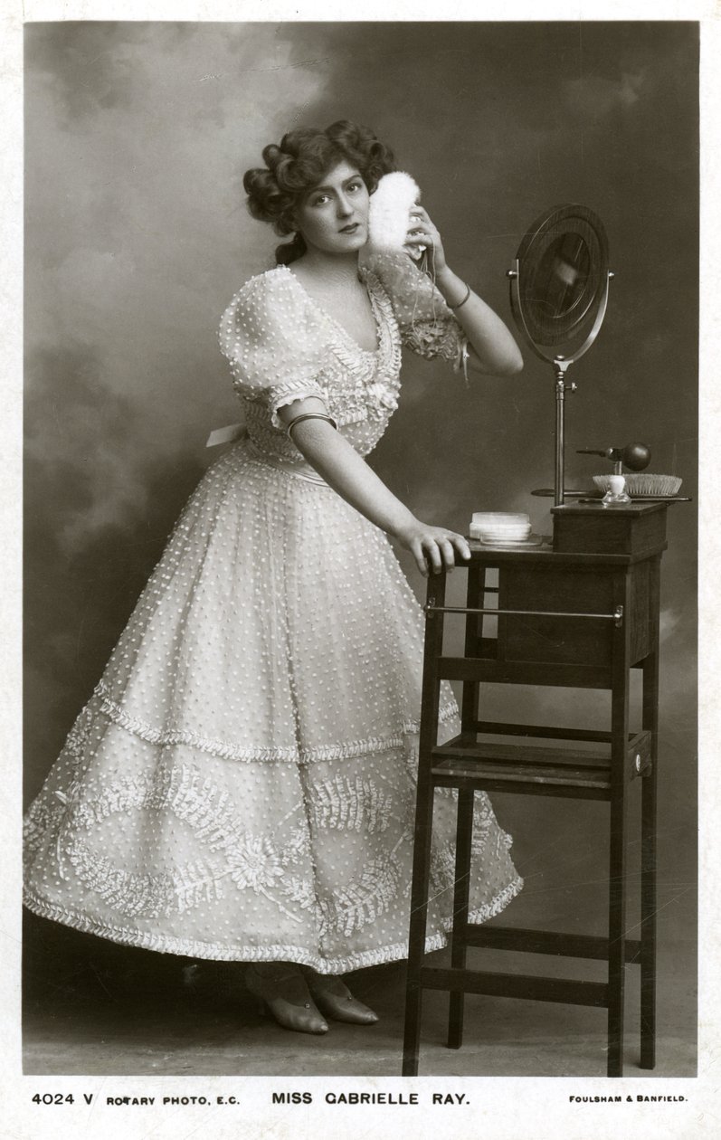 Gabrielle Ray, actriz, bailarina y cantante inglesa, c1906 de Rotary Photo