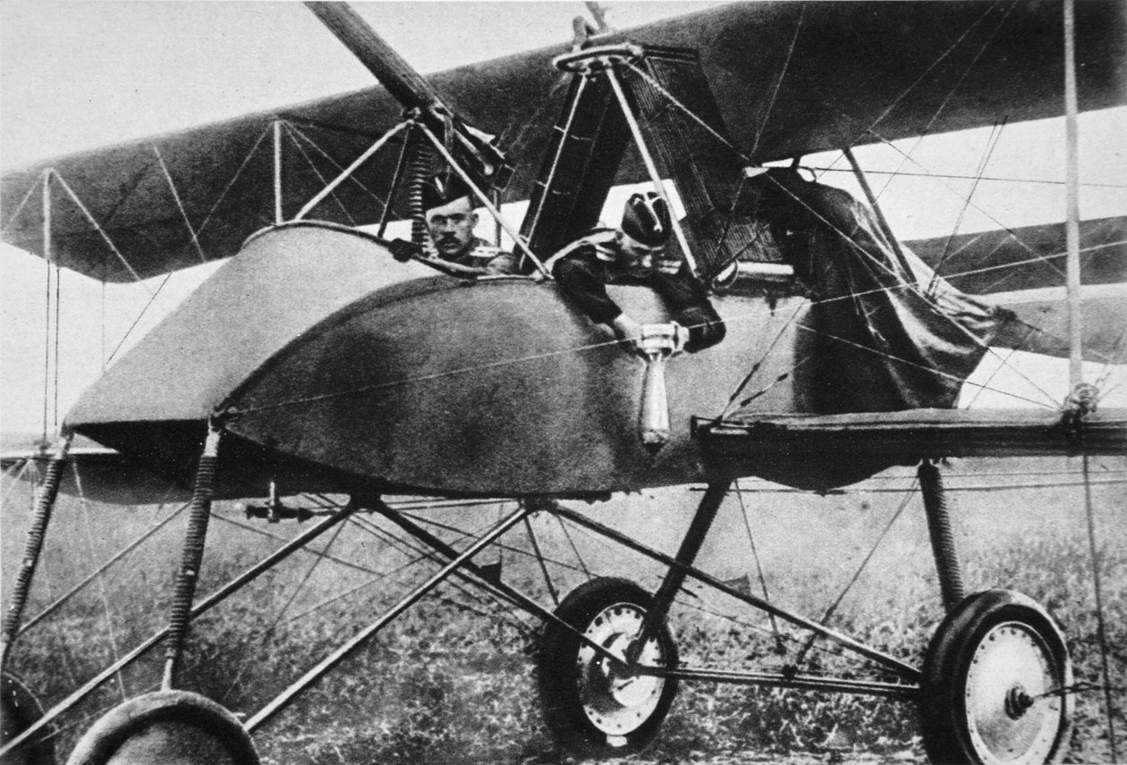 Colocando una bomba antes de partir, los aviadores de nuestro aliado en el Frente Oriental, de The Illustrated War News de Russian Photographer