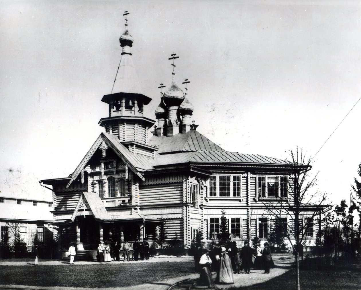 Iglesia parroquial y escuela diseñadas para la Exposición Panrusa de Industria y Arte, Nizhni Nóvgorod, 1896 de Russian Photographer