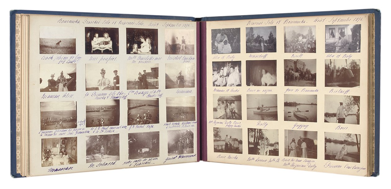La Familia Imperial Rusa, página de un álbum de fotografías, c.1897-99 de Russian Photographer