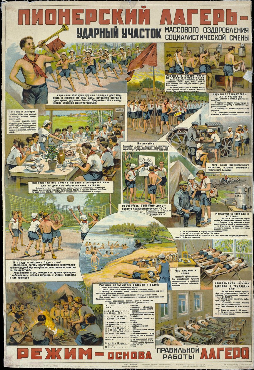 Actividades en el campamento de verano de los Jóvenes Pioneros Soviéticos de Russian School