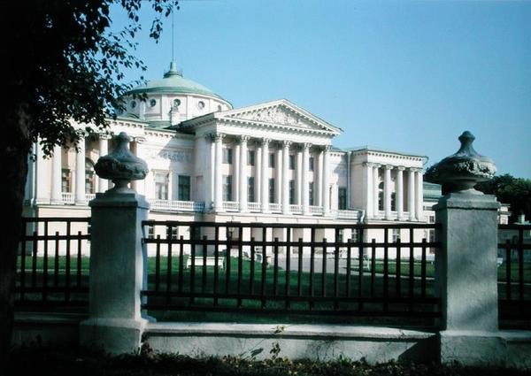 El Palacio Sheremetyev en Ostankino, construido en la década de 1770 de Russian School
