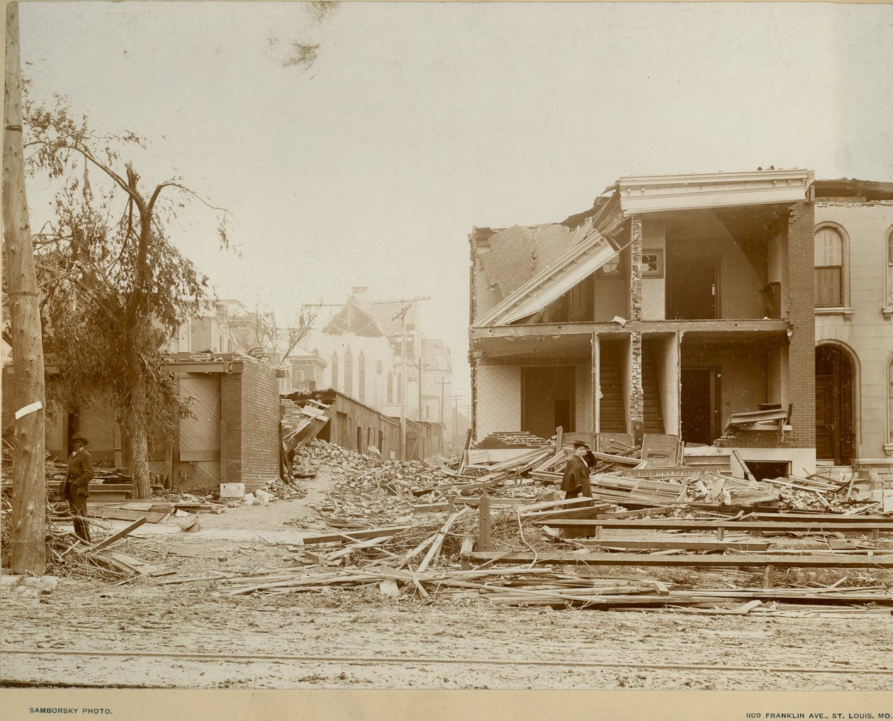 Destrucción por tornado de Samborsky