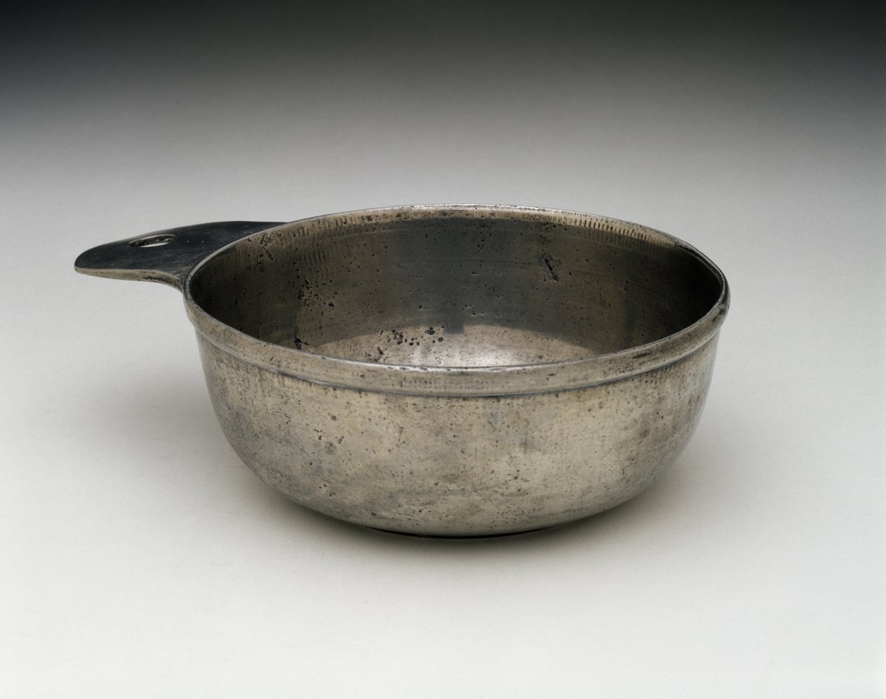 Escudilla, c. 1775-1825 de Samuel (attr.to) Pennock