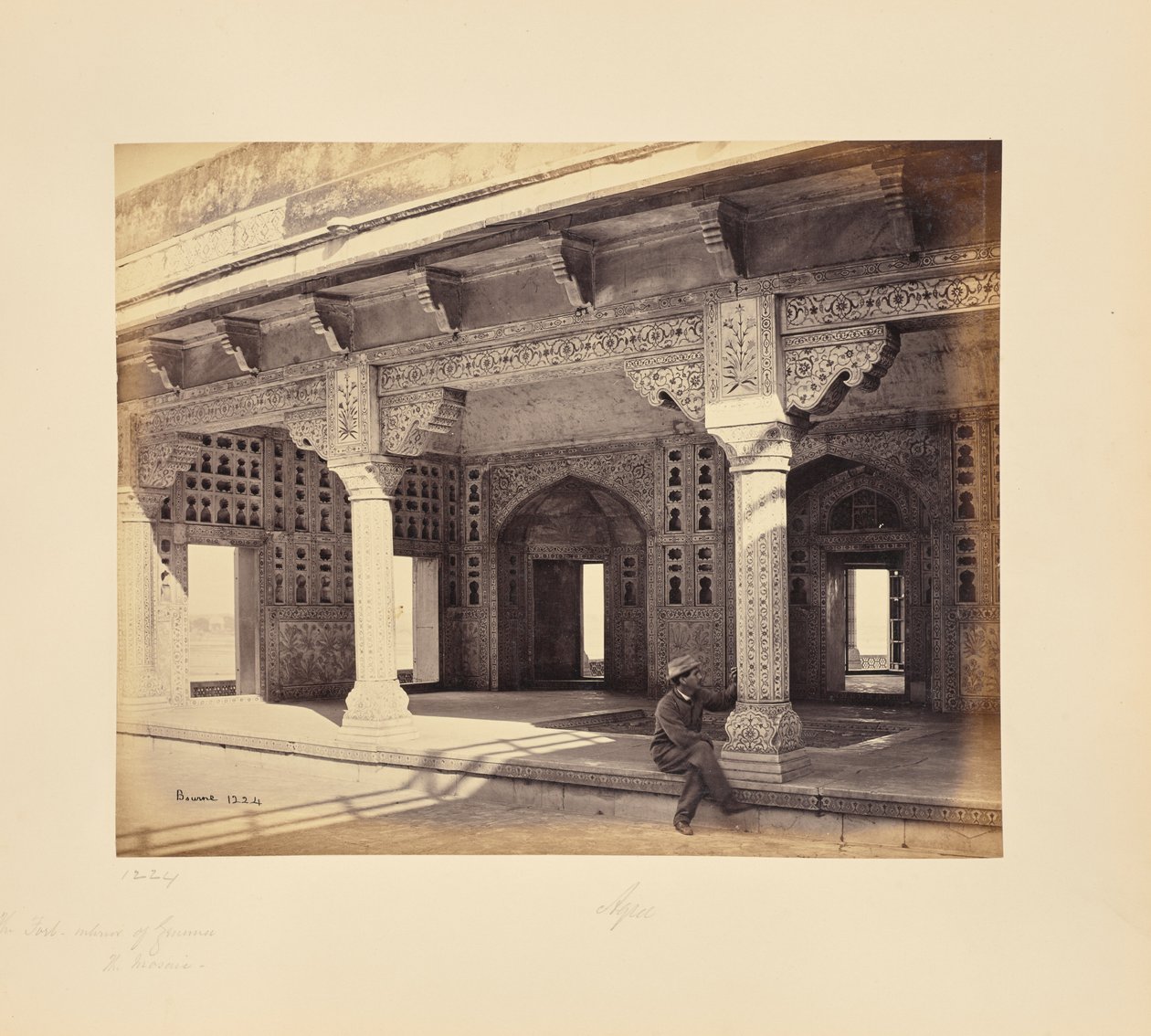 Agra: el fuerte, interior del zenana, mostrando los mosaicos de Samuel Bourne
