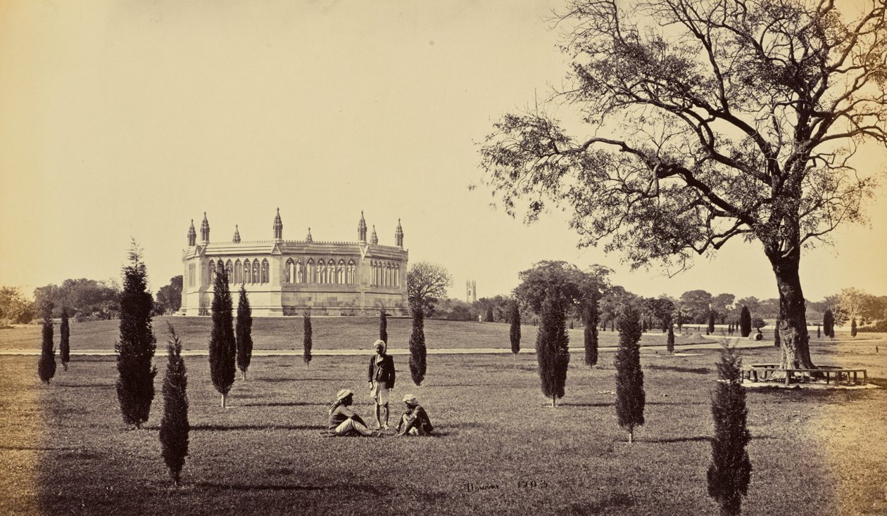 Cawnpore; El pozo conmemorativo, con la iglesia de Cawnpore a lo lejos de Samuel Bourne