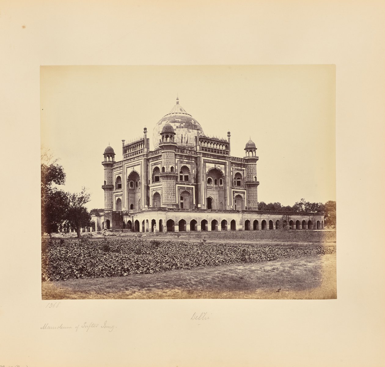 Delhi; El mausoleo de Safdar Jung de Samuel Bourne