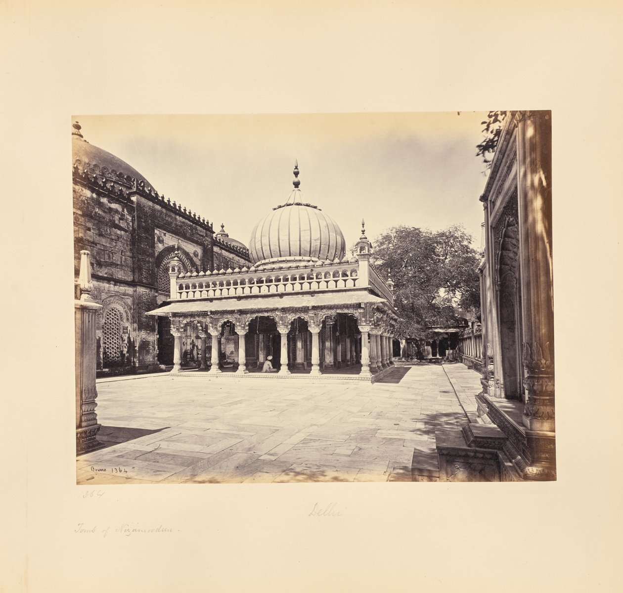 Delhi; la tumba de Nizam-ud-Din de Samuel Bourne